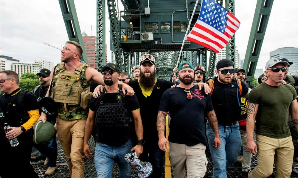 HΠΑ: Αυτοδιαλύθηκε η ακροδεξιά οργάνωση Proud Boys